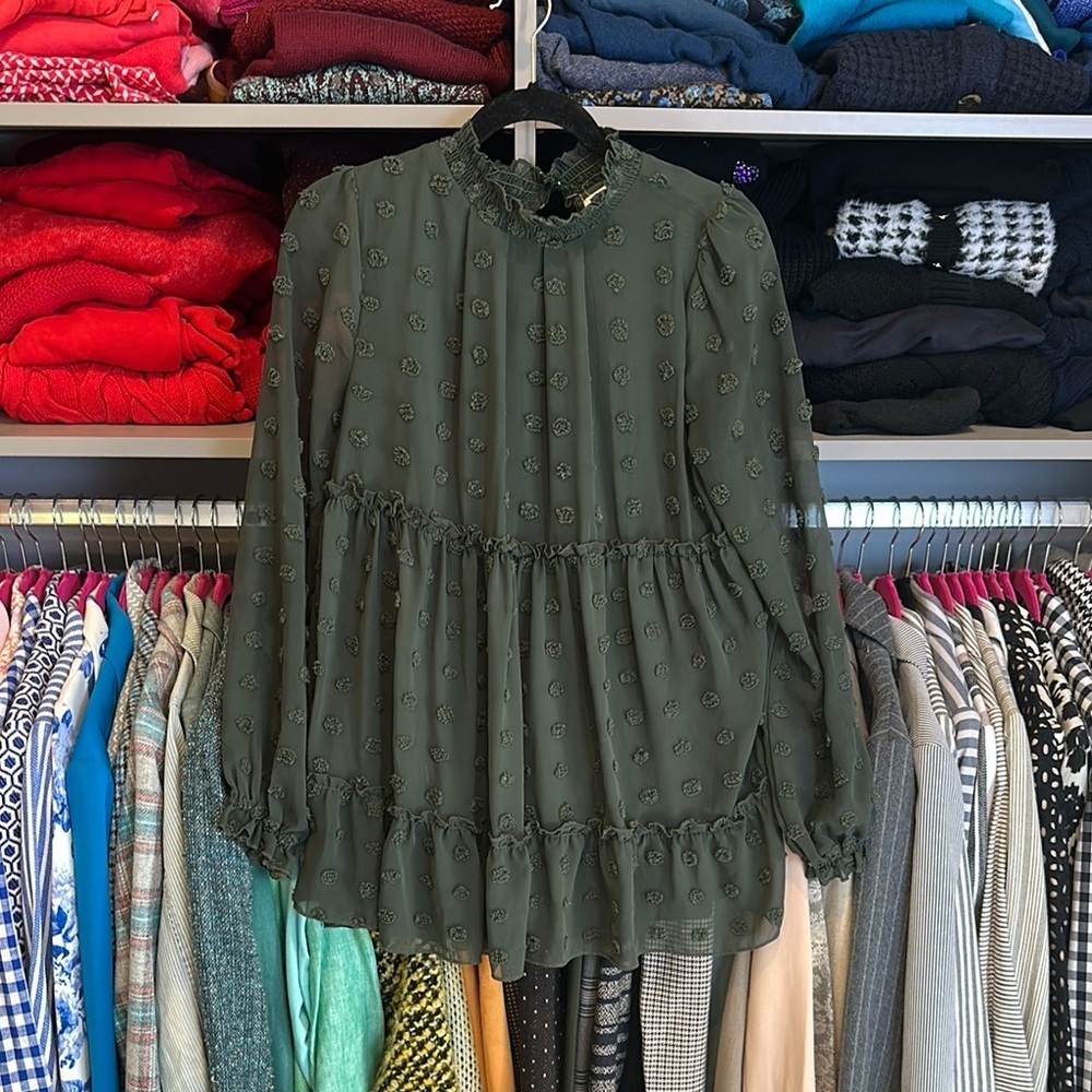 Easel green long sleeve button back keyhole closure elastic cuffs dress size S